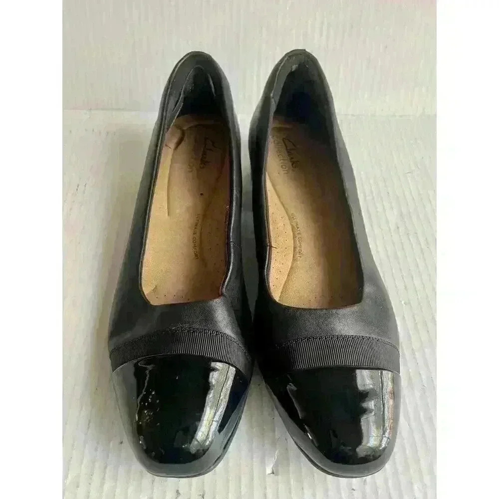 Clarks Black and Gray Flats
